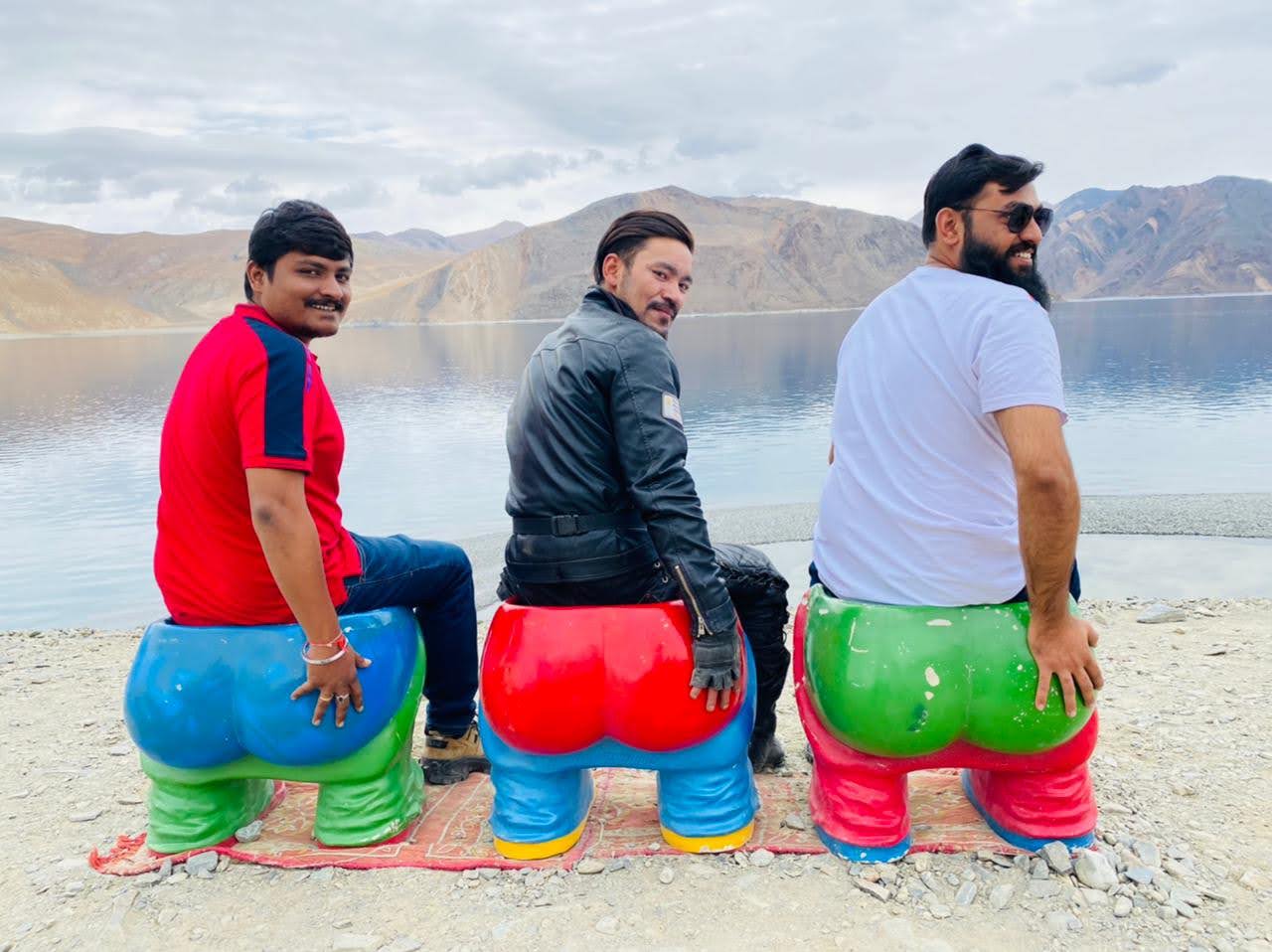 Pangong 3 Idiots Pose